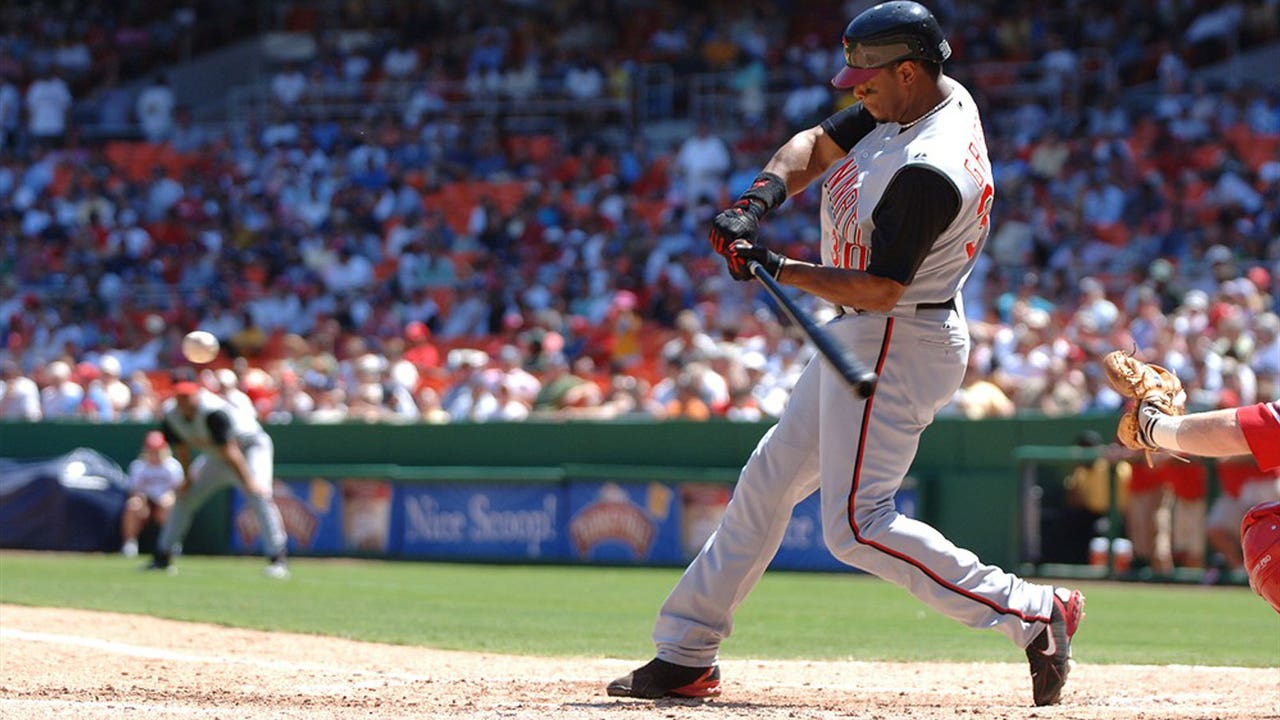 Father's Day gift: Looking back at Ken Griffey Jr.'s 500th home run